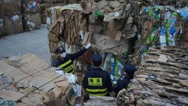 人发废料、一次性卫生用品……洋垃圾想“偷渡”来中国？上海海关：哪来回哪去！